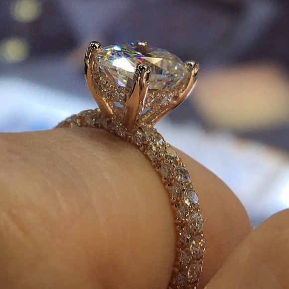 Sterling silver round cut ring - Picture 2 of 3